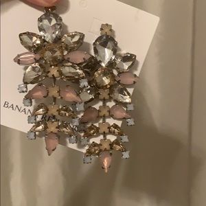 Costume jewelry never worn earnings